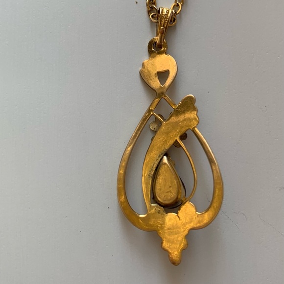 Vintage Victorian style teardrop/pear shaped Amethyst and gold plated pendant - Picture 4 of 7